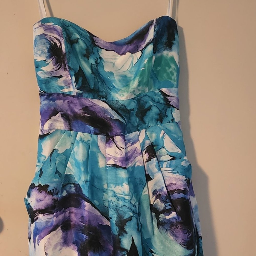 B Smart strapless short dress